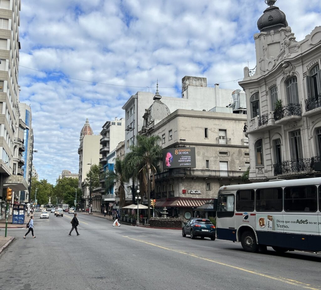 American Continental Rd1: Welcome to Montevideo